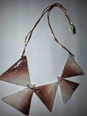collana girocollo con triangoli e strass , materiale leggero , pezzi unici