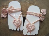 Sandali piedi nudi baby - cuoricino all'uncinetto - decorazione piede bambina - idea regalo!