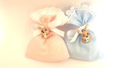 BOMBONIERA COMPLETA sacchetto porta confetti con PIZZO SANGALLO - battesimo nascita fimo - CONIGLIETTI con fiocchetto - ciondoli 
