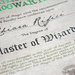 Diploma della Scuola di Magia e Stregoneria di Hogwarts su carta pergamena, personalizzabile con nome e casa!