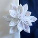 Fiore kanzashi per capelli colore bianco