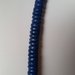 Collana girocollo fatta da tondini in legno blu 