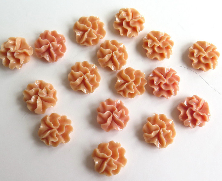 40 Cabochon In Resina Per Biscotti – Forme Cuore, Stella, Rotondo, Quadrato – Imitazione Cibo Per Creazione Gioielli Fai Da Te, Scrapbooking, Decorazioni – Giallo