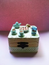scatolina in legno portagioie decorata con pasta polimerica tema colazione
