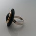 anello con bottone vintage nero e oro