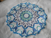 Mandala in blu ricamato a telaio su tela vintage di cotone,ricamo elegante