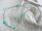Collana di catena e perle in resina trasparenti verde acqua