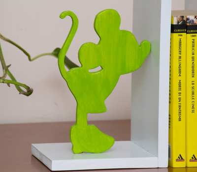 Fermalibri in legno Love, fatti a mano, con base bianca in mdf e sagome in legno multistrato verdi Fermalibri in legno Love, fatti a mano, con base bianca in mdf e sagome in legno multistrato verdi