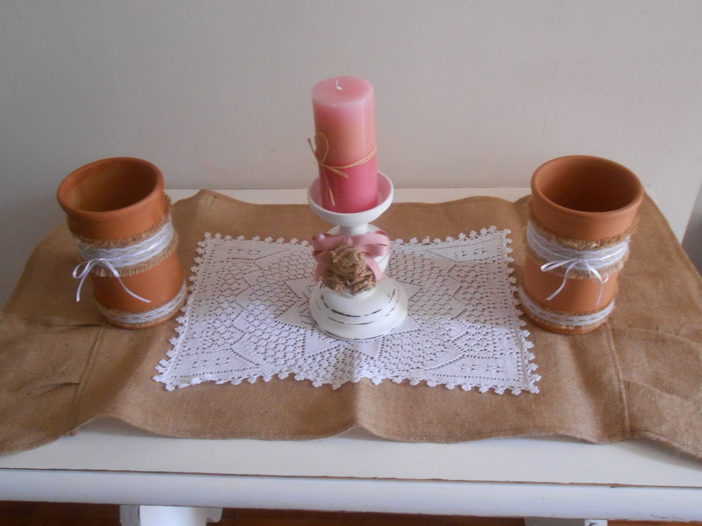 Candeliere , porta candela in legno trattato shabby bianco con rose