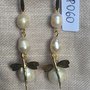 Orecchini con ganci anallergici nichel free, perle di fiume e perle barocche.