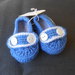 Scarpine crochet  mocassino bambino azzurre con bottoni bianchi.