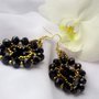 Orecchini pendenti tondi con mezzi cristalli neri e perline Preciosa Rocailles