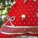 Natale - Albero di feltro rosso con decorazioni argento