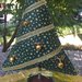 Natale - albero in tessuto verde con stelle dorate con sonagli color oro