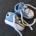 Scarpine crochet  sportive  in lana celeste e bianco , idea regalo.