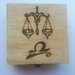Scatola in legno incisa a fuoco con il pirografo - segno zodiacale bilancia