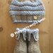 Stivaletti/scarpine e capellino/berretto neonato/bambino lavorati a maglia in lana e alpaca