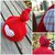 Cappellino e scarpine rosse