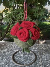 Natale - pallina di Natale con rose in lana cardata