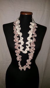 collana perle bianche e pizzo bianco e lamè rosa antico