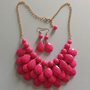 Collana gocce fucsia con orecchini pendenti