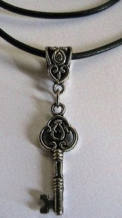 Collana e/o orecchini con chiave in argento tibetano