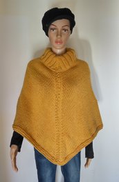 Poncho donna in lana fatto a mano