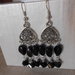  Orecchini chandelier  pendenti con cristalli e pietre dure nere   , idea regalo .