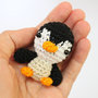 Pinguino amigurumi uncinetto in vari colori portachiavi laccetto