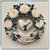Corona di salice bianco con rose di lino bianco, rametti e cervo di feltro ottanio