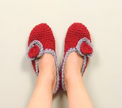Pantofole uncinetto, scarpette in lana da donna, babbucce color rosso con cuori, idea regalo per Natale, accessorio femminile