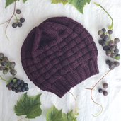 Berretto fatto a mano in pura lana merino viola, nome : Basket hat