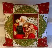 Cuscino Babbo Natale con bambina in patchwork fatto a mano