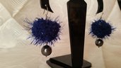 Orecchini pendenti con "fluffy" blu e perla Swarovski
