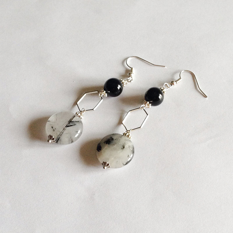 Orecchini A Cuore In Onice Nero - Gioielli In Pietra Naturale, Design Contemporaneo, Donna