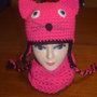 Cappellino e scalda collo a forma di gattino fucsia