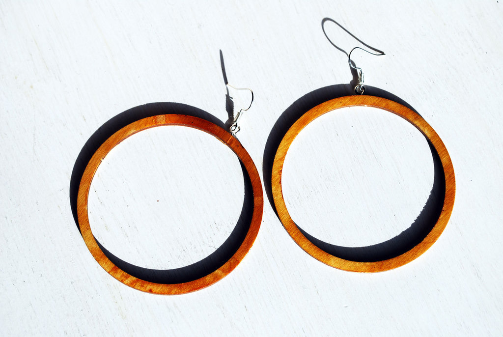 Coppia Piccoli Orecchini A Cerchio Con Guscio Di Noce Di Cocco - Foto 11