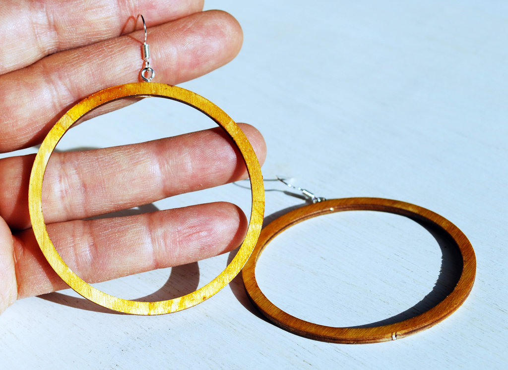 4.5 CM MARRONE ETHNO BOHO CREOLS IN LEGNO ☆ Orecchini in marrone scuro e argento