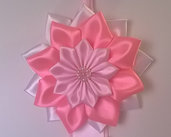 Fiocco nascita bianco e rosa con fiori, coccarda nascita decorazione cameretta