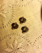 Ciondolo bottoni color bronzo antico