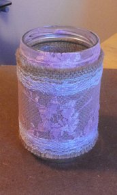 Barattolo in vetro decorato in stile vintage con juta pizzo rosa e bianco serie The old vintage jar