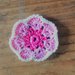 Applicazione fiore africano realizzato ad uncinetto in cotone rosa e bianco decorazione o bomboniera 