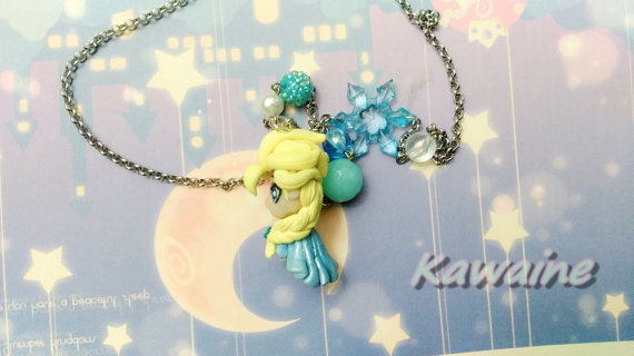 Collana Con Ciondolo Realizzato A Mano In Fimo Raffigurante Elsa Fr - Foto 11