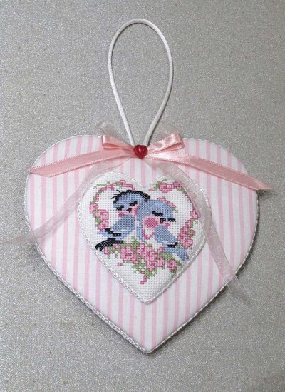 Addobbo a forma di cuore "Uccellini innamorati" Addobbo a forma di cuore "Uccellini innamorati"