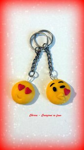 Novità!! Portachiavi in fimo handmade faccine Emoticons kawaii miniature idee regalo san valentino