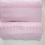 Set asciugamano in spugna di colore rosa con pizzo