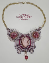 Collana rosa-ciclamino con cammeo e bottoni vintage - Collezione "Cameo Soutache"