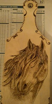 Tagliere in legno con immagine cavallo 