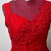 abito in shantung in seta rosso, con bretella applicata in crochet, foderato Tg.42/44