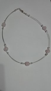 collana di perle di quarzo rosa molto elegante